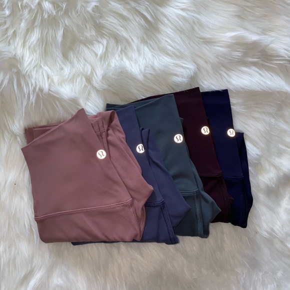 Lululemon Align crops Sz 2 21”. Showing!